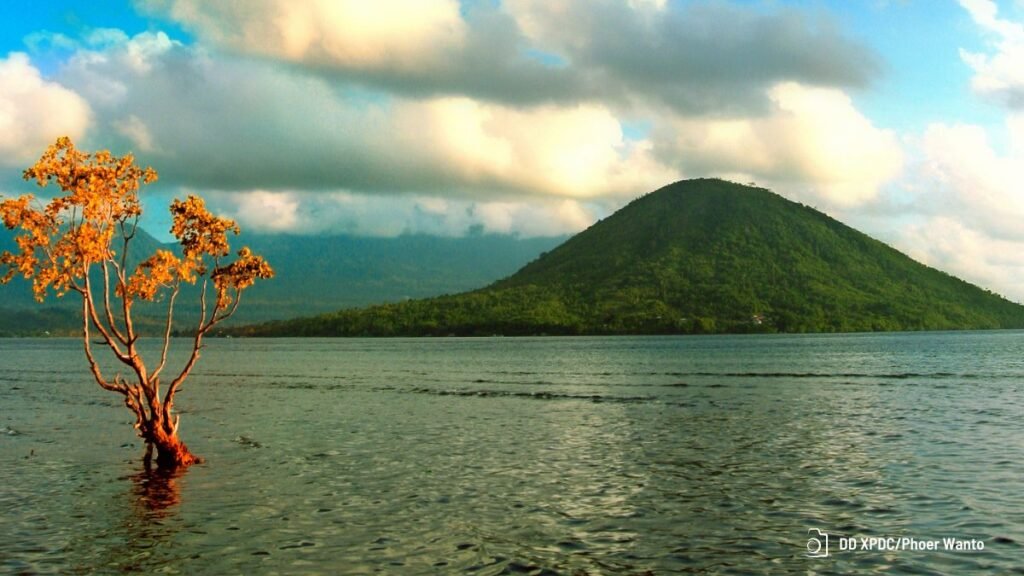 Menjaga Laut dari Pinggiran: dari Maitara untuk Maluku Utara