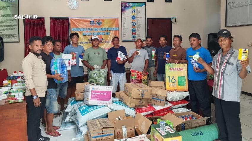 3 Kelompok Tani Desa Dehegila Terima Bantuan Program Ketapang 1 3 Kelompok Tani Desa Dehegila Terima Bantuan Program Ketapang